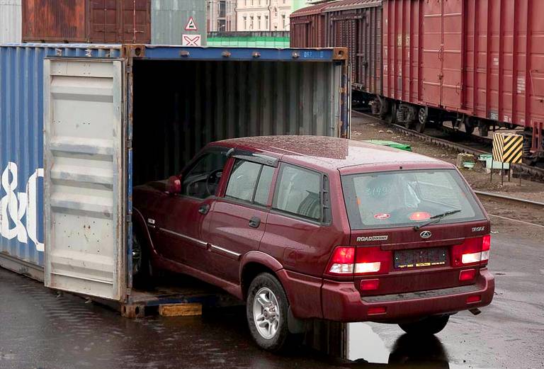 Сколько стоит транспортировать жд контейнером легковую машину  из Стерлитамака в Иркутск